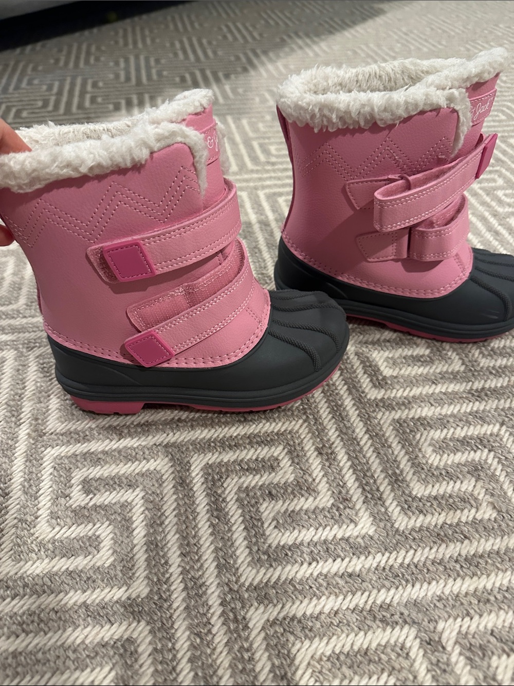 Snow boots